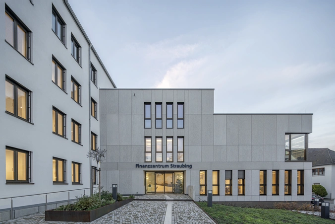 Neue Firmenzentrale Raiffeisenbank Straubing